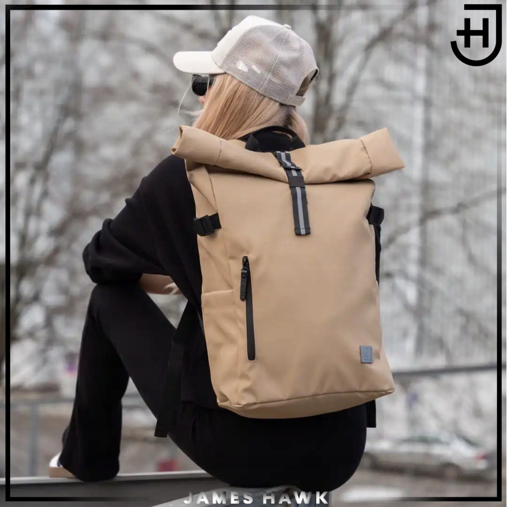 Rucsac Rolltop Pentru Laptop, James Hawk, Daily Carry, 14 Inch, Taupe, 44/62x30x15 cm, Impermeabil, Scoala, Turistic, Munca, Compartimentat, Usor, Rezistent, Design Minimalist, Protectie Accesorii, Ergonomic, Calatorie Avion, Stil Casual Si Modern