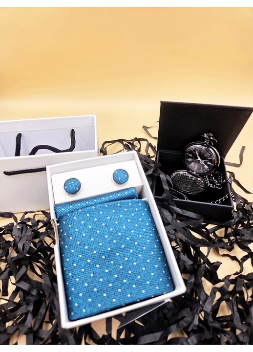 Set Festive albastru deschis, 4 piese, cravata, butoni, batista si ceas buzunar