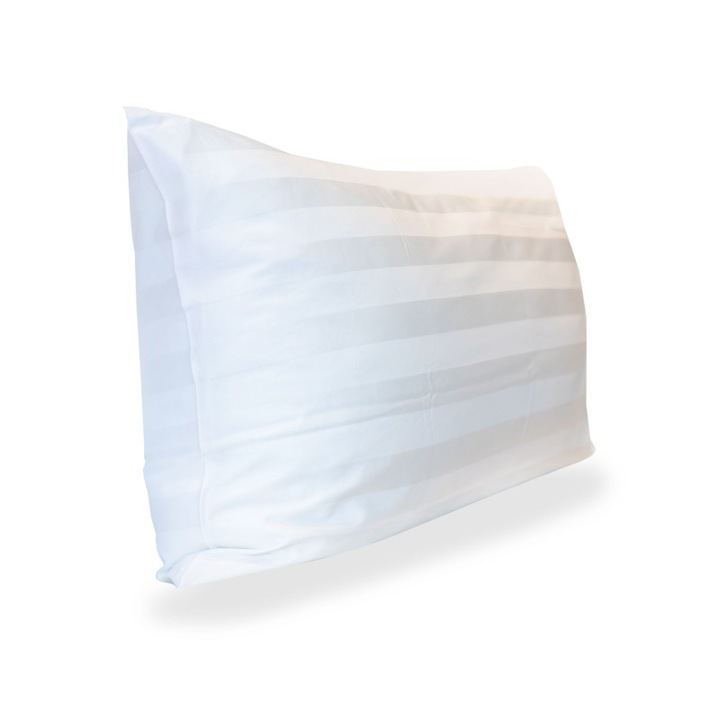 Párnahuzat, Kam-Pol, damaszt, 100% pamut, 40x40 cm, 2 cm-es szalaggal díszített részlet