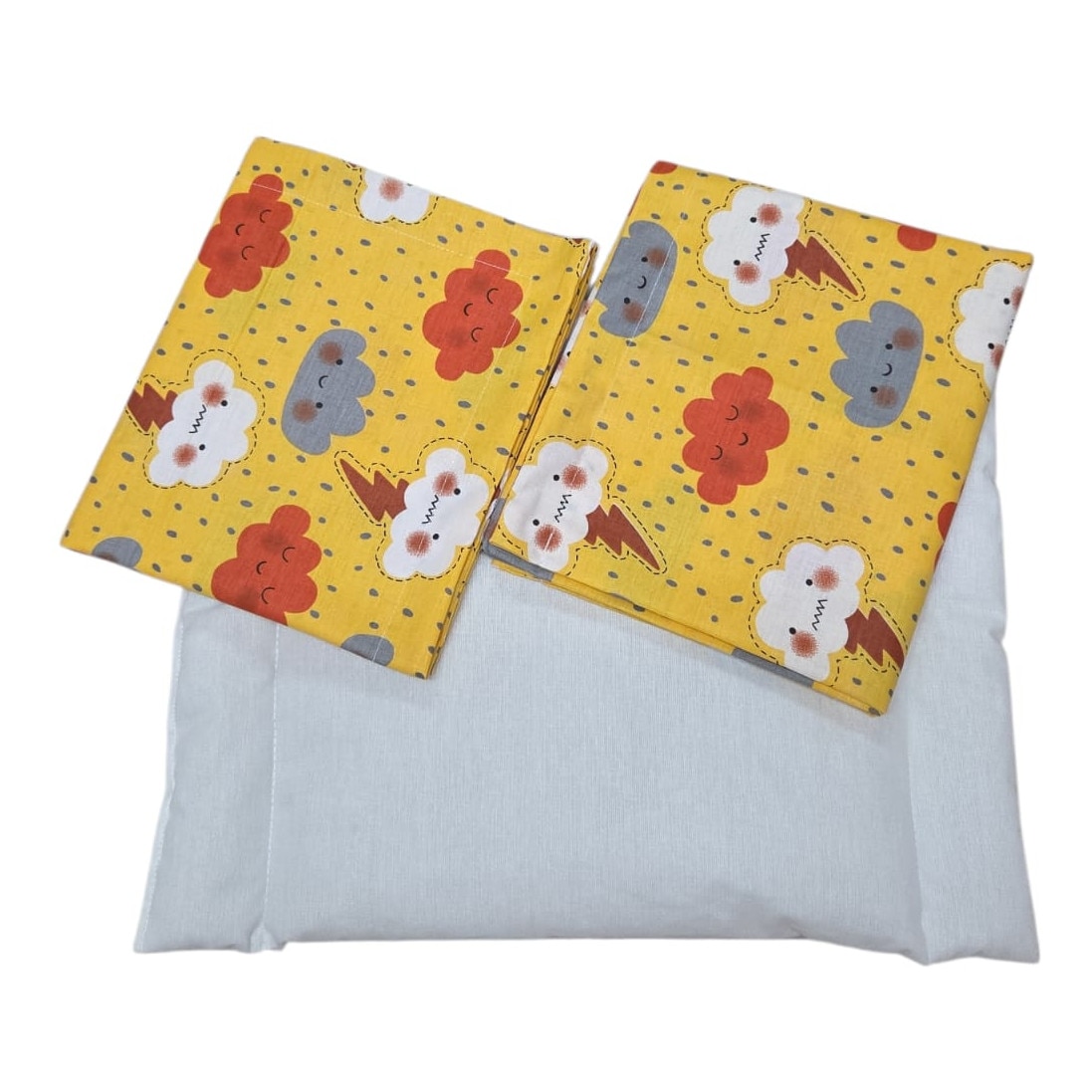 Perne copii - Set Perna plata 30×40x2 cm cu doua huse, M501 Galben cu norisori, pentru patut, carucior si crese, Albatex Home