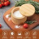 Кутия за сол от естествен бамбук, FAVEEZA®, магнитен въртящ се капак, кръгла кутия за подправки, екологично чисто дърво, елегантен дизайн за кухня, запазва свежестта, идеална за морска сол, пипер или ароматни билки, универсална