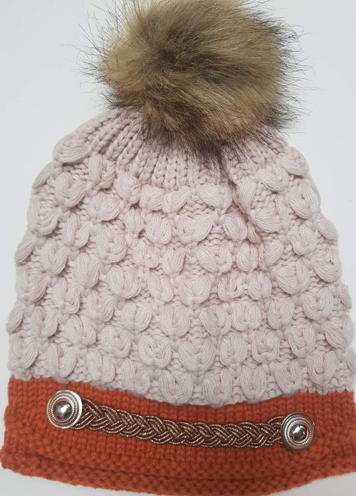 Set de 12 bucati, caciuli dama, modelul contine 80% lana si 20 %acrilic