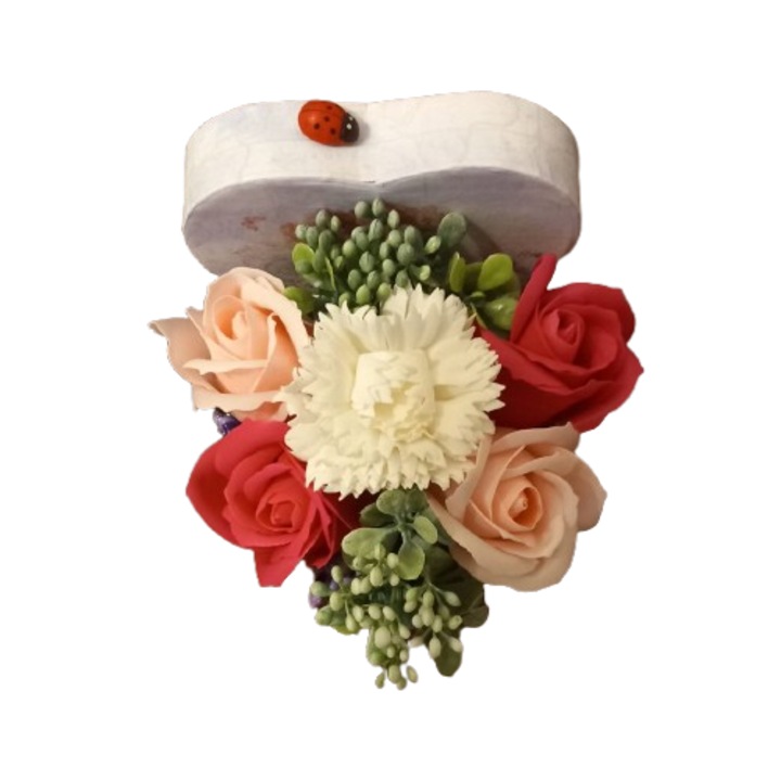 Aranjament floral cu 5 trandafiri in cutie inima, nuante alb roz