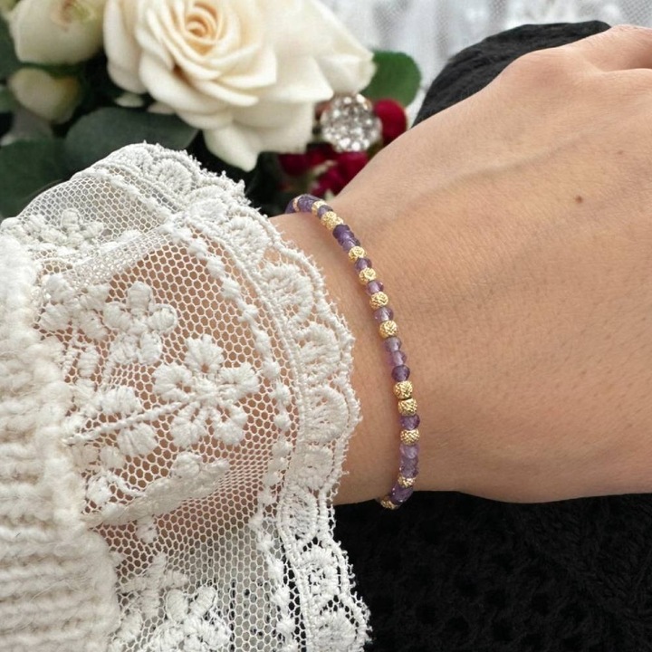 Bratara eleganta dama Nuria din Ametist si bilute de argint placat cu aur 925