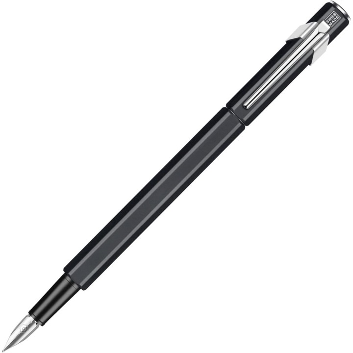 Caran d'Ache 849 toll, közepes hegy, fekete, alumínium, ergonomikus