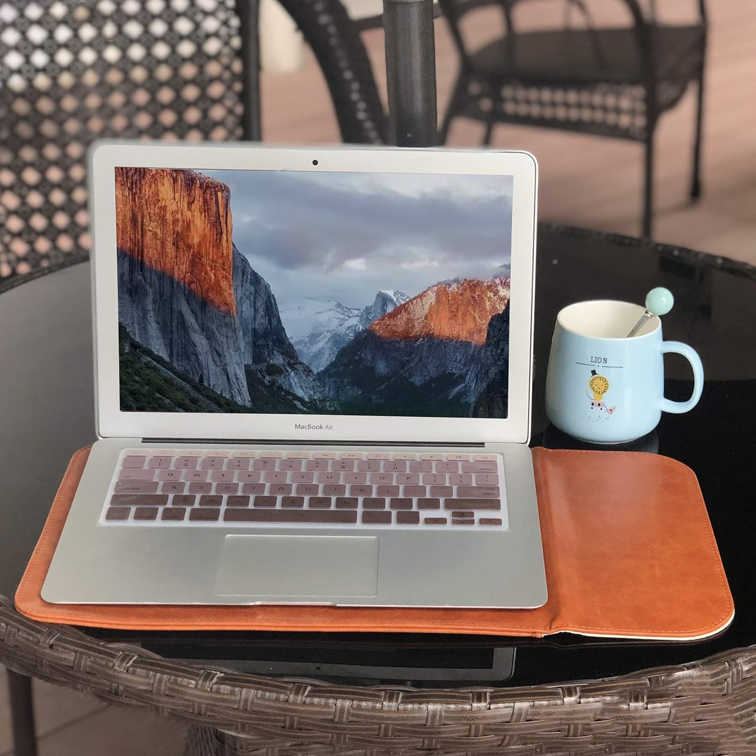 Husă Laptop 13-13.3 inch Allinside, impermeabilă, piele ecologică, maro, 34.5x26cm