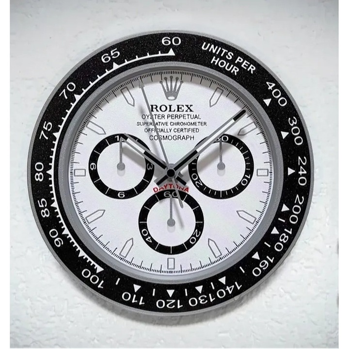 Ceas de perete decorativ inspirat din modelul Rolex Daytona, mecanism quartz liniar (silent sweep) Ø 26cm