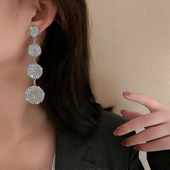 Cercei lungi cu lant din aliaj si strasuri argintii