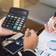 Calculator de birou cu butoane mari, alimentare dubla (solar si baterie), afisaj mare - perfect pentru birouri, profesori si studenti (negru)