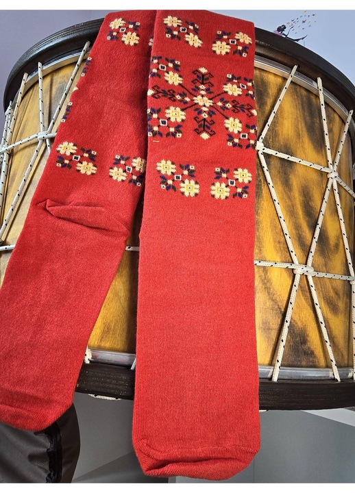 Șosete folclorice roșii cu broderii