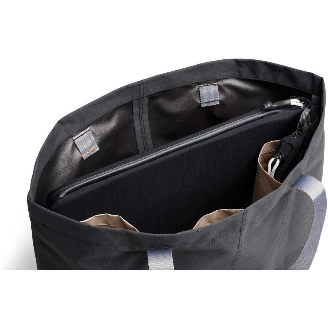 Husa Bellroy Lite pentru Laptop (16 Inch) - Negru