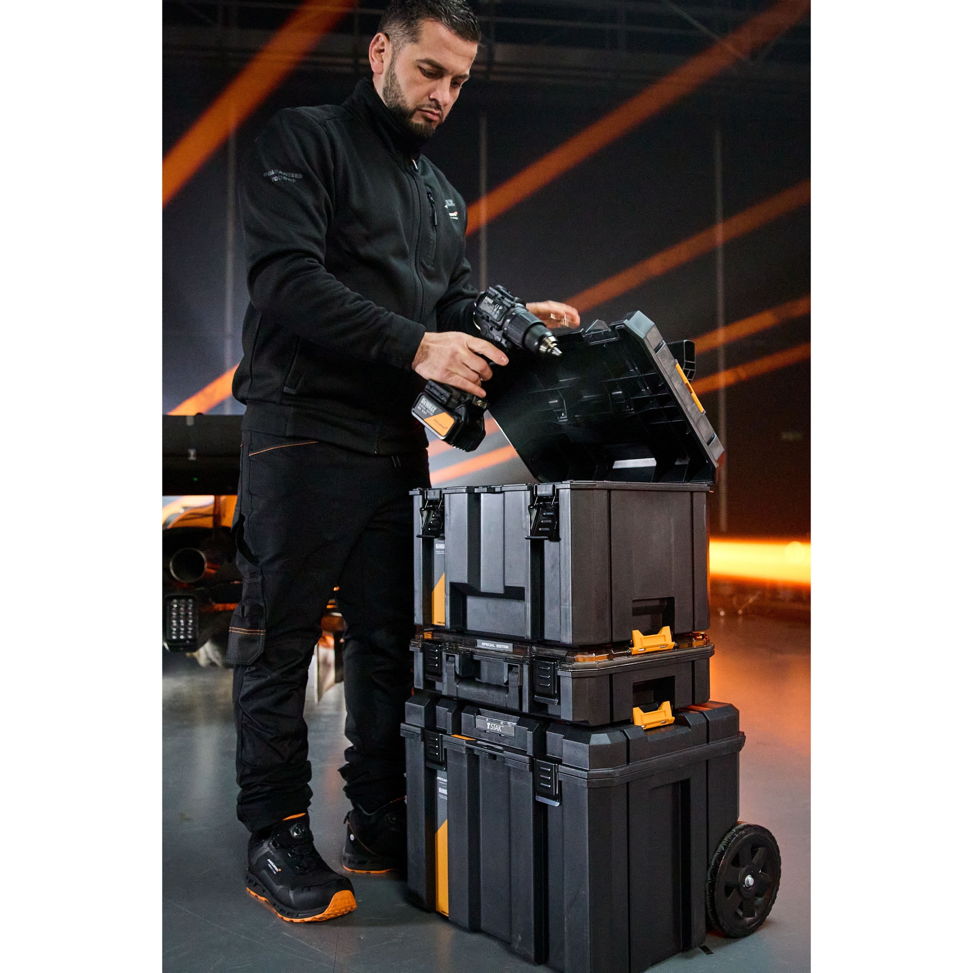 Organizator transport si depozitare scule mobil DeWALT DWST60452-1