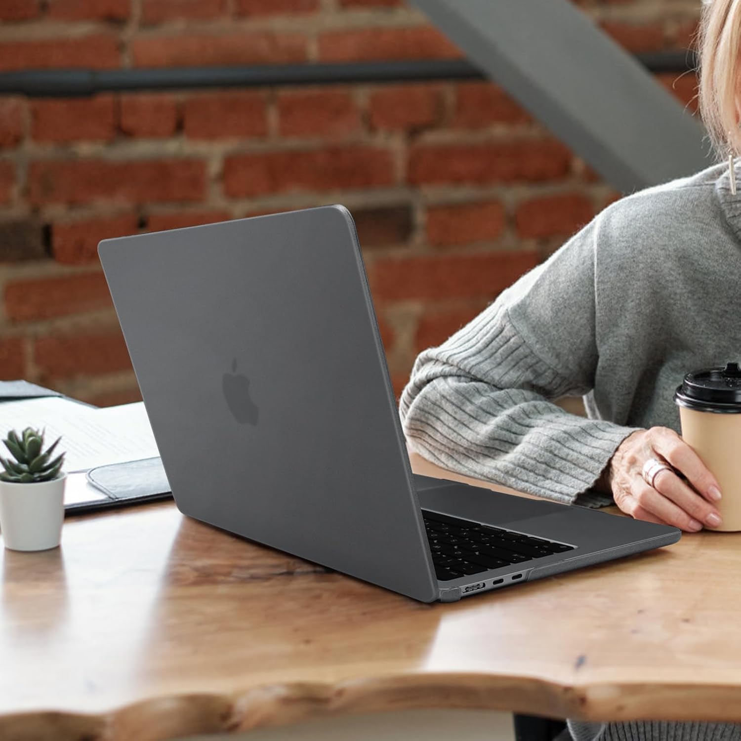 Carcasa Laptop TECOOL pentru MacBook Air 15", Gri Mata, ultra-subtire, cu protectie pentru tastatura
