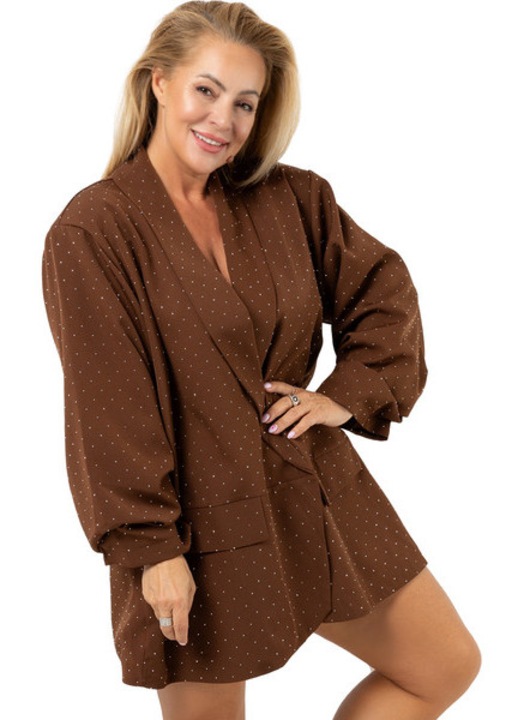 Sacou oversize maro „Stardust” cu cristale fine, croiala moderna plus size, purtabil ca mini rochie sau jacheta eleganta, maneci bufante lungi si buzunare aplicate – Agrafka unisize
