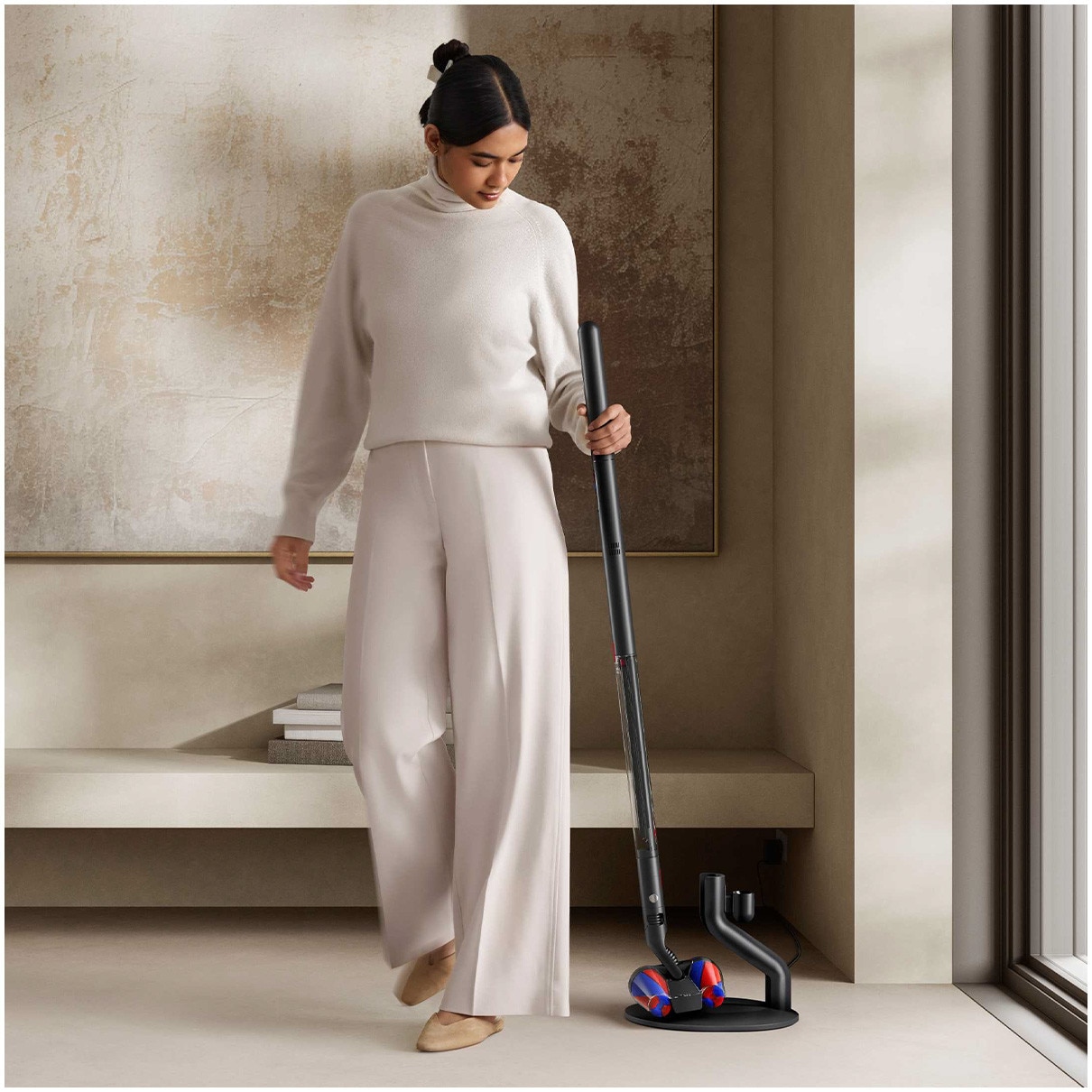 Aspirator vertical Dyson PencilVac Fluffycones, motor Hyperdymium, design ultra-subțire, capat de curățare cu LED, 95mm