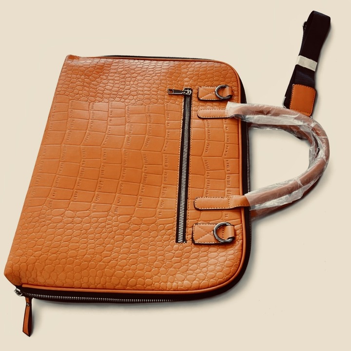 Geanta office eleganta maro texturat – practica si sofisticata