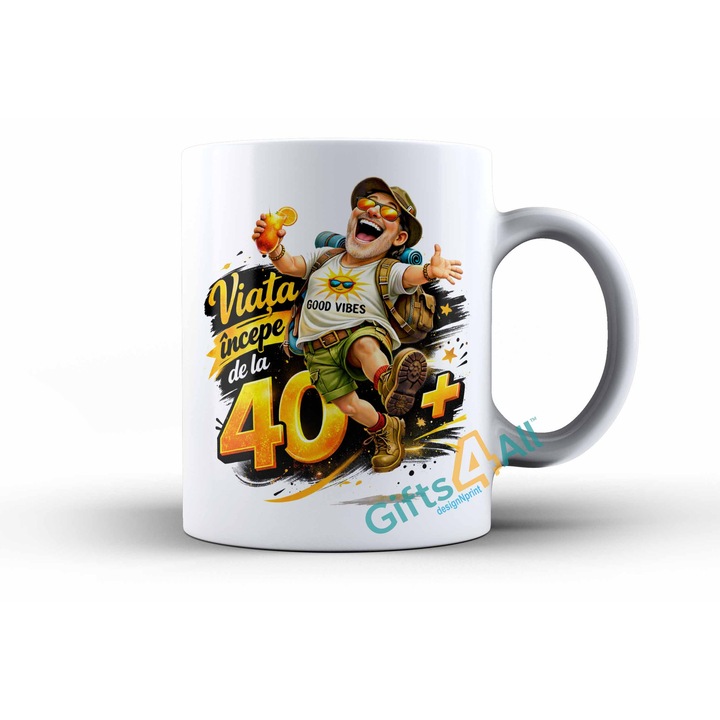 Cana personalizată aniversare bărbați, Gifts4All, 330ml, alb lucios, mesaj „Viața începe de la 40+”, set cu cutie