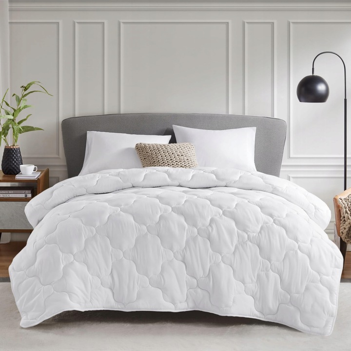 Pilota 200x200cm, alba, antialergica, pentru toate anotimpurile, material moale, standard Oeko-Tex 100