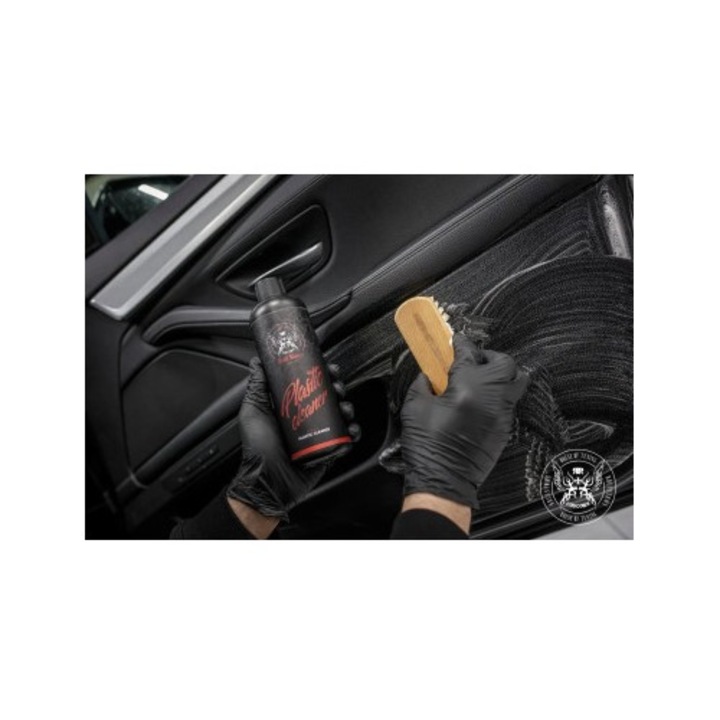 Solutie Curatare Plastice Interior cu miros de Cola BadBoys Plastic Cleaner 500ml