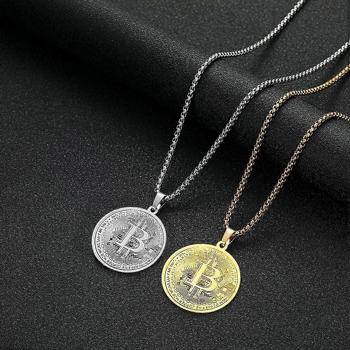 Set 2 Coliere pentru dama cu pandantiv, metal