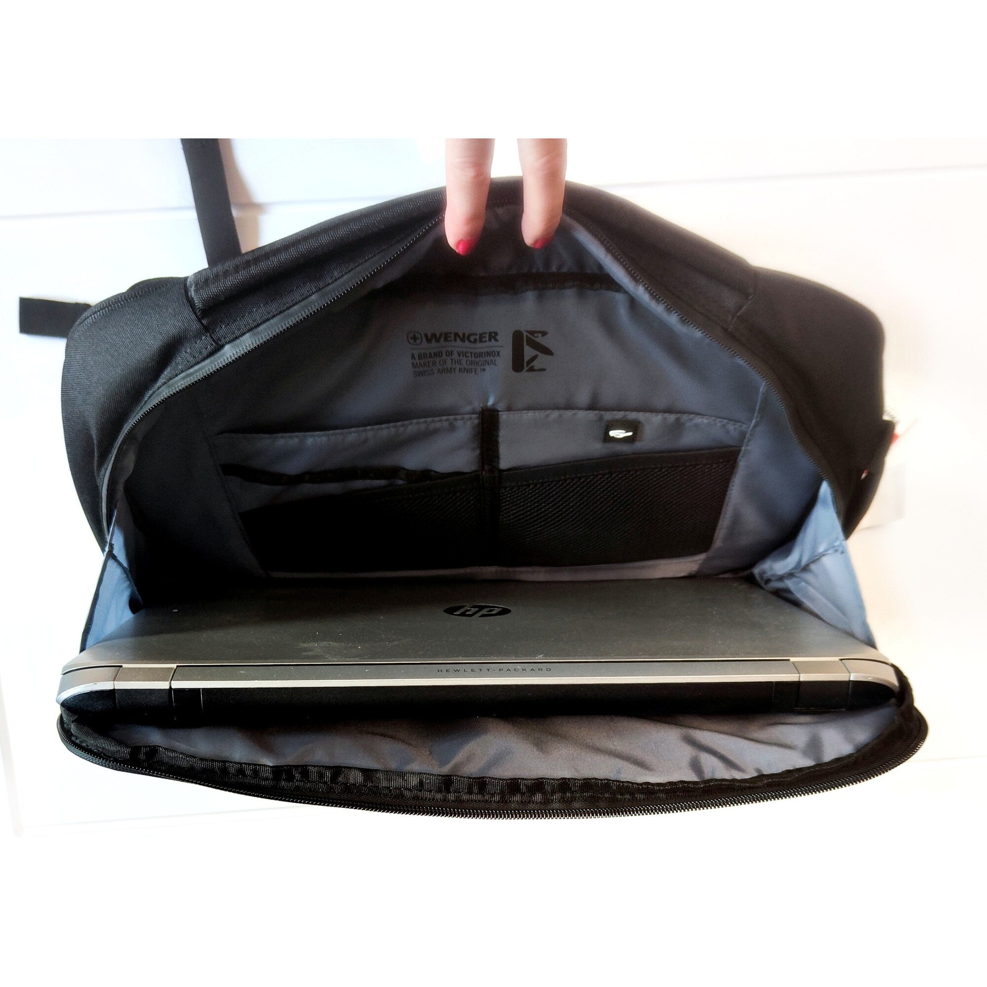 Geanta laptop Wenger, 16", neagra, 45x33x16cm, capacitate 19L, cu curele de rucsac