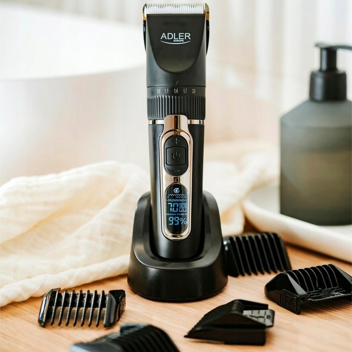 Maszynka de tuns profesionala, 5 viteze, titaniu cu lama ceramica, set complet, fara fir, 2000 mAh