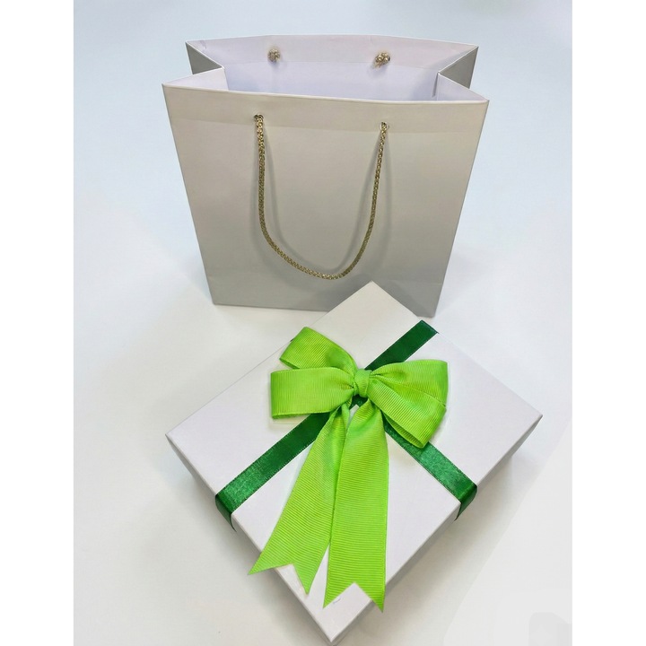 Set pentru cadou cutie si punga - Nicas - cutie carton alb cu fundita verde deschis 12, 5x15x6 cm - punga cadou 17x17x7 cm - Tip i + P17