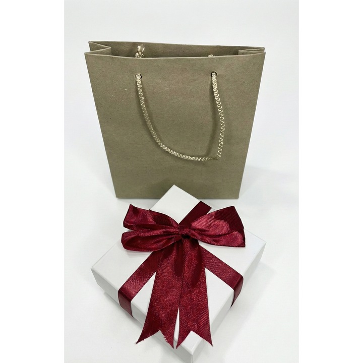 Set pentru cadou cutie si punga - Nicas - Cutie carton alb cu fundita visinie - 9, 5X9X4 cm - punga cadou 13x14, 5x4 cm - Tip AM + S