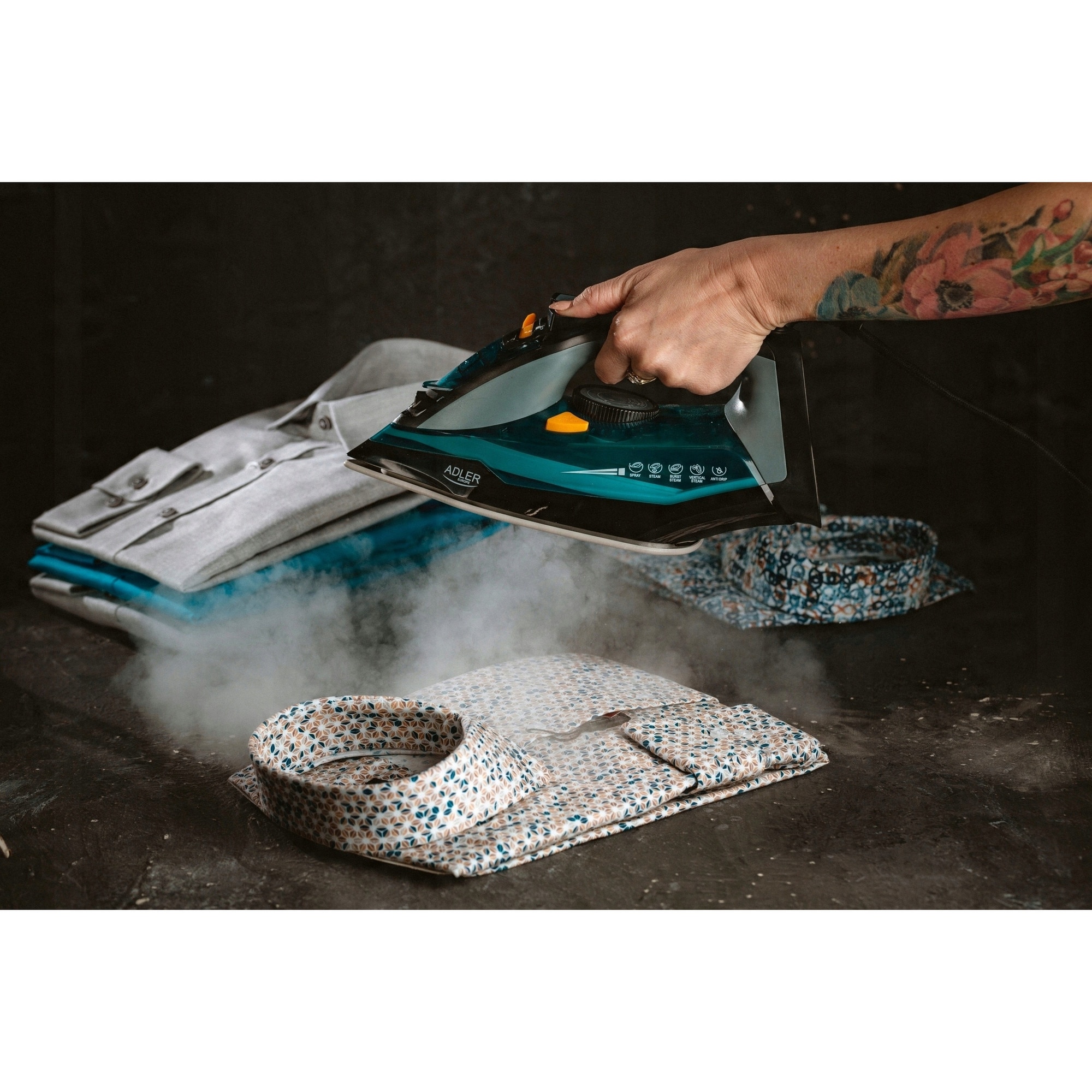 Fier de calcat cu abur Adler AD 5032, 3000 W, ceramica, rezervor 350 ml, sistem de siguranta