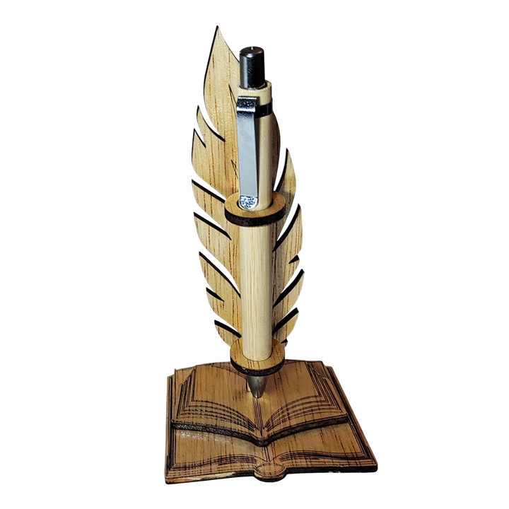 Suport de pix tip pana din lemn, cu pix inclus – cadou elegant pentru profesori si accesorii de birou cu stil 2