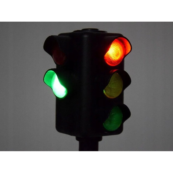 Tanc militar cu telecomanda, OKAMI, 1:30, efecte sonore si lumini, 11x13,5x32,5cm, set complet