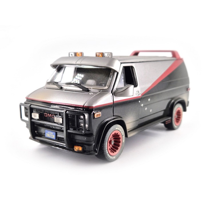 GMC Vandura (1983) - The A-Team - A szupercsapat - saras / golyónyomokkal - Greenlight - 1:24