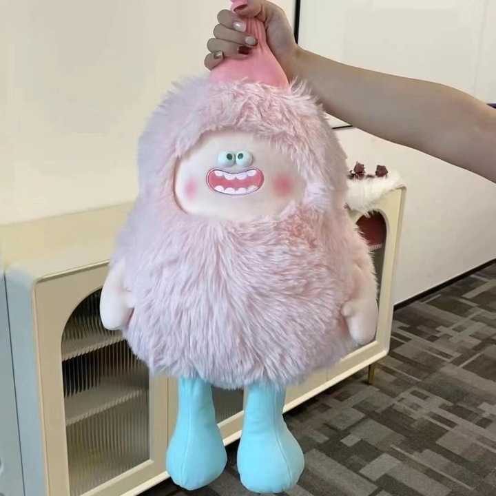 Jucarie de plus monstru amuzant, 40 cm, blana roz, design unic, multifunctional