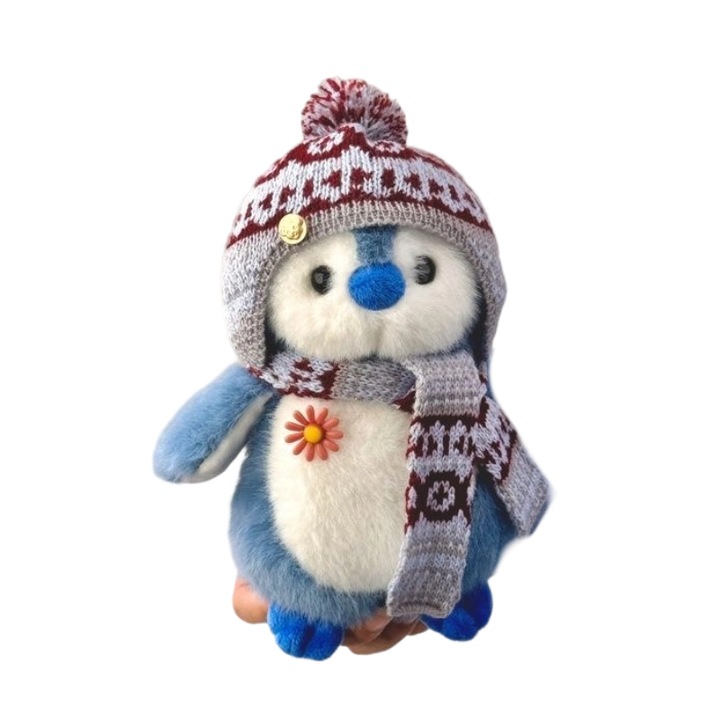 Jucarie de plus pinguin, 20cm, multicolor, cu palarie si esarfa tricotate de Craciun