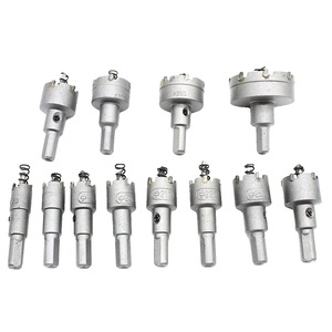 Seturi si accesorii pentru gaurit si insurubat