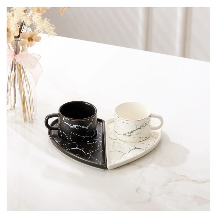 Malooki Set 2 cesti espresso din portelan cu farfurioare in forma de inima - 90 ml