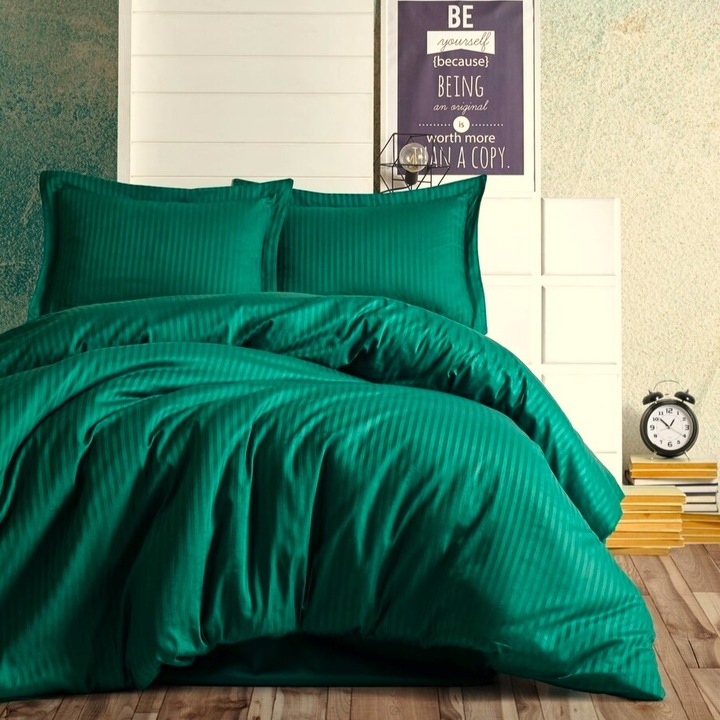 Cearceaf de pat Kotonia Home Deco, 100% bumbac, Damasc Saten, dimensiune dungi 1 cm, 240x260 cm, verde smarald