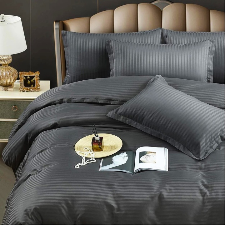 Cearceaf de pat Kotonia Home Deco, 100% bumbac, Damasc Saten, dimensiune dungi 1 cm, 150x240 cm, Gri antracit