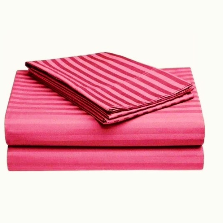 Cearceaf de pat Kotonia Home Deco, 100% bumbac, Damasc Saten, dimensiune dungi 1 cm, 240x260 cm, Magenta
