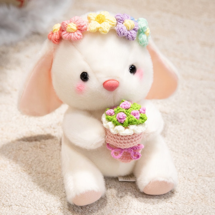 Iepuras de Paste din plus cu trandafiri roz, jucarie de plus alb cu coroana florala, 25cm, set cu cutie cadou si luminite.