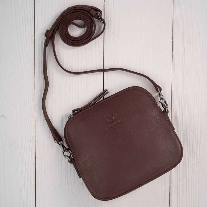 Geanta tip clutch din piele pentru femei de la Paolo Peruzzi – mica, maro Ay-24-Br