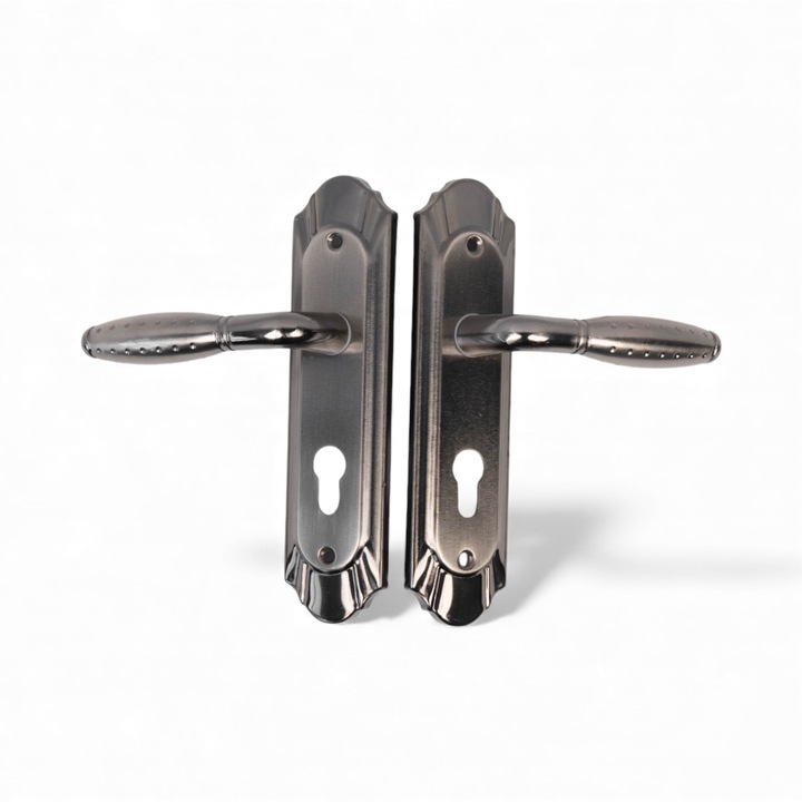 Broasca usa mica completa b8, maner, silduri, butuc si chei