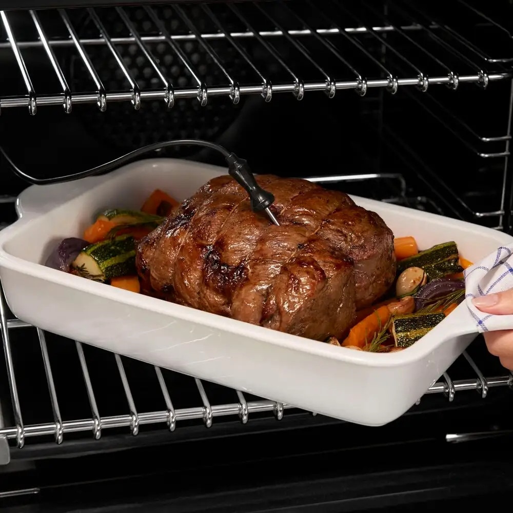 Aragaz electric cu plita pe inductie clasa A Bertazzoni, colectie Professional, 90 cm, 10 programe cuptor, 5 zone gatire plita, temperatura reglabila, iluminare interioara duala, 2 zone Flex/Bridge, functie Booster, indicator caldura reziduala, inox
