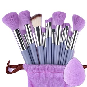 Aplicatoare si pensule machiaj