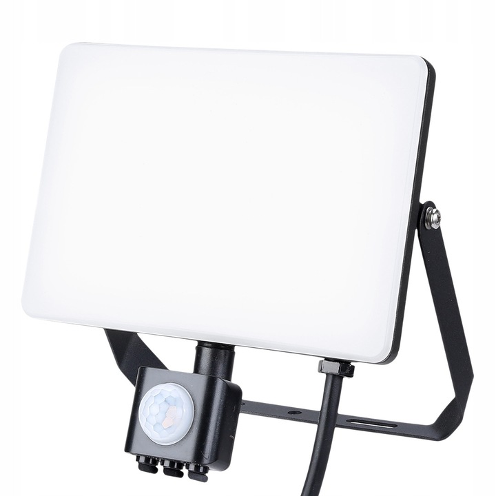 LED reflektor 50W, 5000lm, 5000K, fekete, méretei 18x17x5,7cm