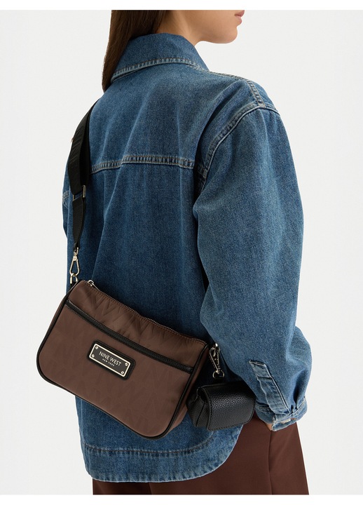 Nine West crossbody táska, monogramos, levehető tasakkal, barna, One Size INTL
