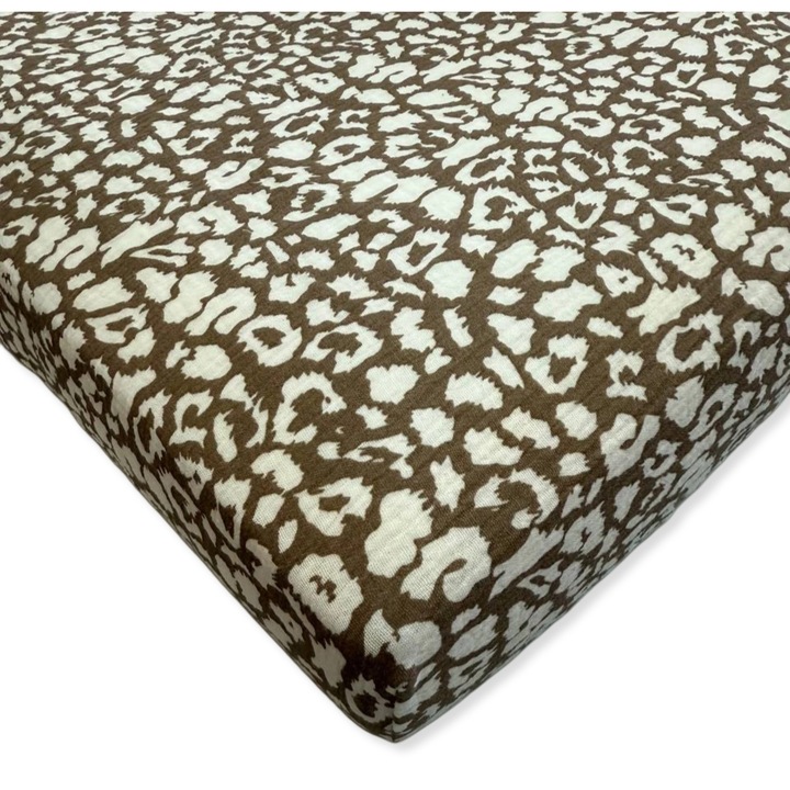 Cearceaf pentru patut 120x60 cm, Dartomik, bumbac muslin, alb cu model pantera, elastic