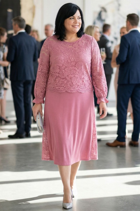 Rochie roz cu maneci din dantela