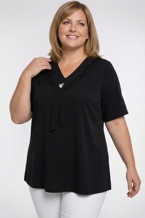 Черна блуза с волани