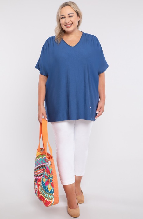 Bluza de culoare albastră, Albastru